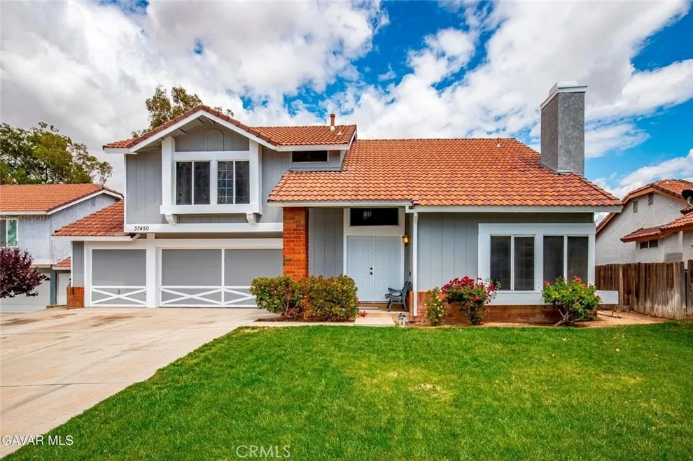 Unit for sale at 37450 Yorkshire, Palmdale, CA 93550