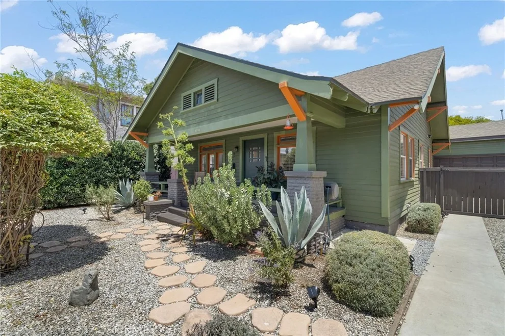Unit for sale at 1014 Magnolia, Long Beach, CA 90813