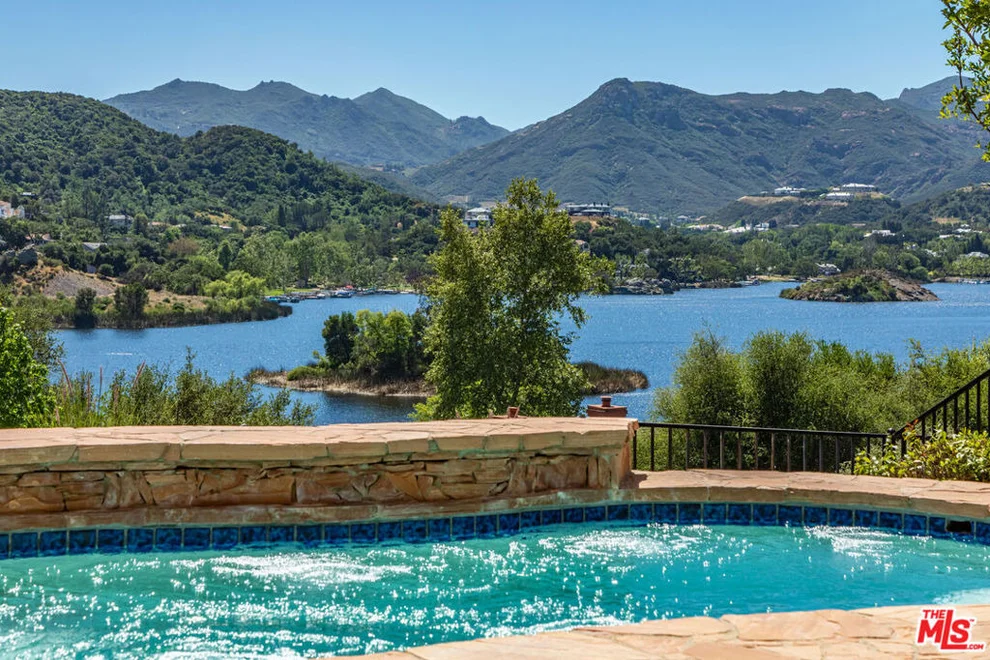 Unit for sale at 834 Ravensbury Street, Lake Sherwood, CA 91361