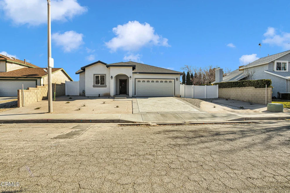 Unit for sale at 45060 Andale Avenue, Lancaster, CA 93535