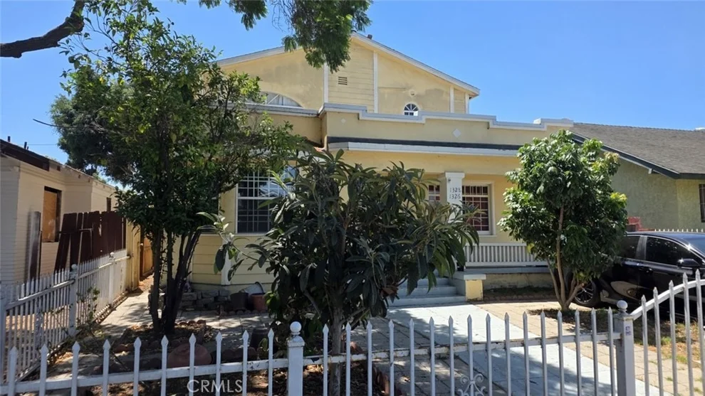 Unit for sale at 1326 E 9th Street, Long Beach, CA 90813