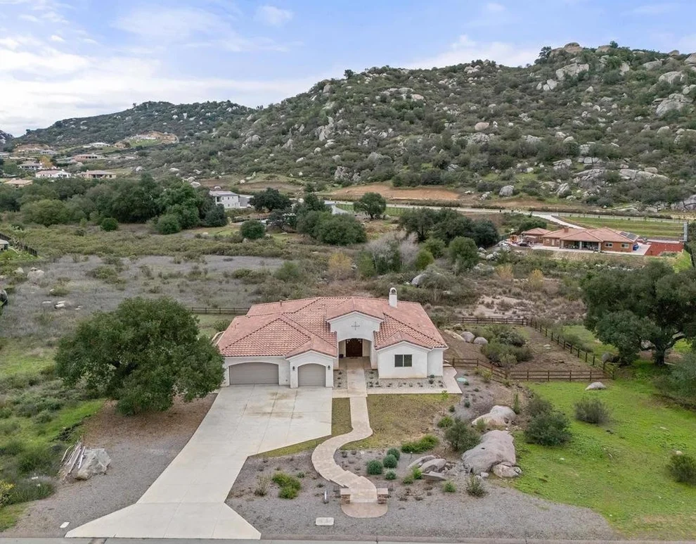 Unit for sale at 10616 Via Tiglio, Lakeside, CA 92040