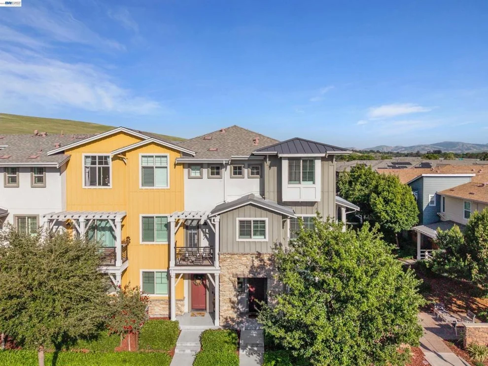 Unit for sale at 375 Basswood Cmn, Livermore, CA 94551