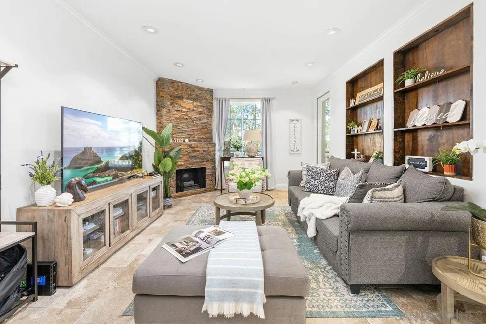 Unit for sale at 12366 Carmel Country Rd, San Diego, CA 92130