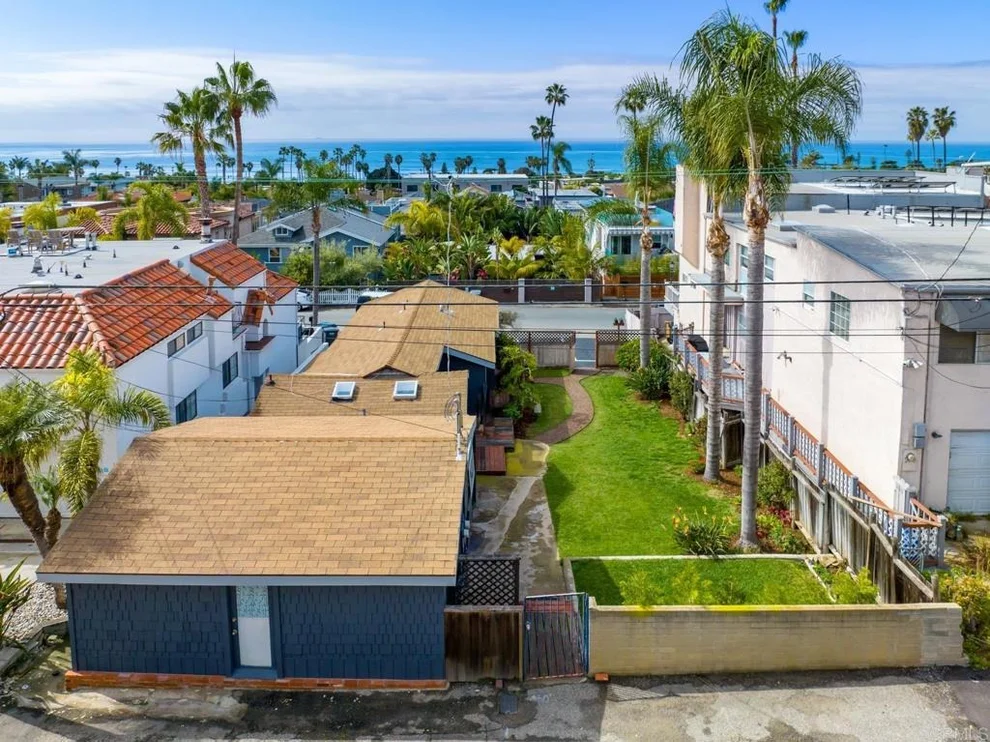 Unit for sale at 2121 23 Montgomery, Cardiff By The Sea, CA 92007