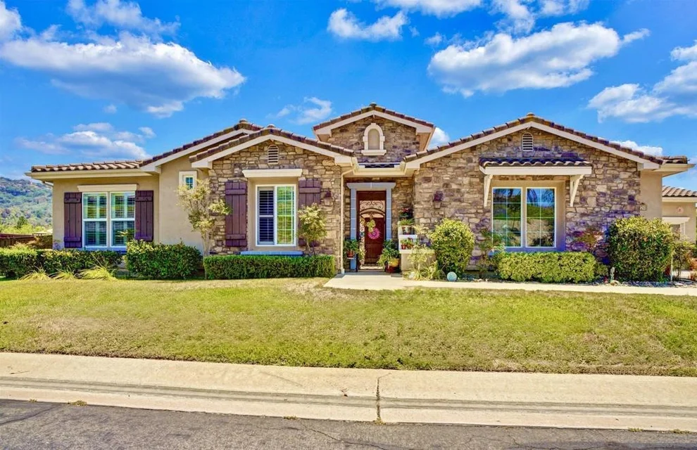 Unit for sale at 27248 Saint Andrews Ln, Valley Center, CA 92082