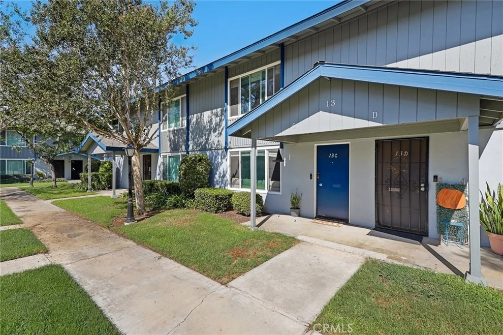 Unit for sale at 1107 W Memory Lane, Santa Ana, CA 92706
