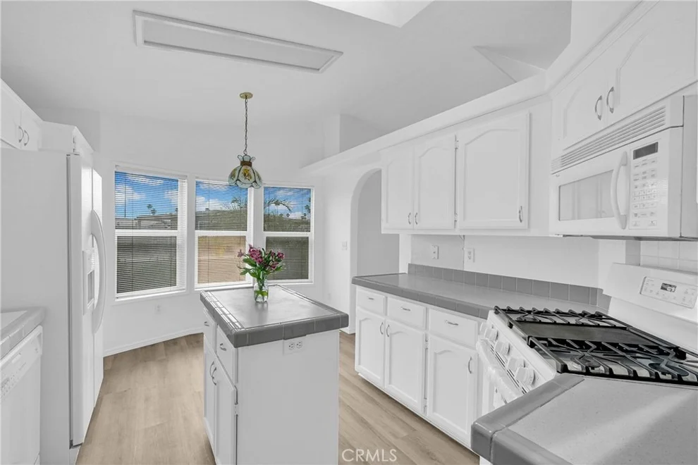 Unit for sale at 930 Santa Victoria, Hemet, CA 92543