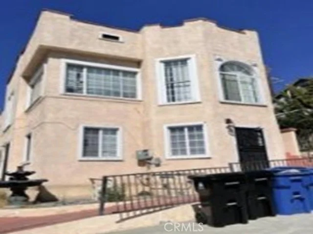 Unit for sale at 4725 St Elmo Drive, Los Angeles, CA 90019