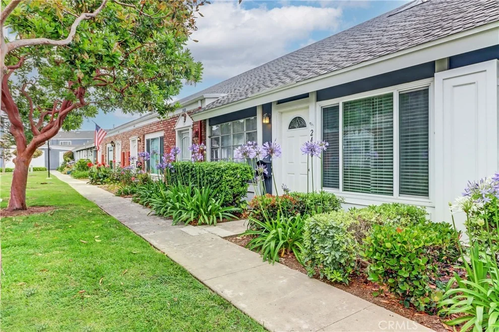 Unit for sale at 2420 Saratoga, Costa Mesa, CA 92626