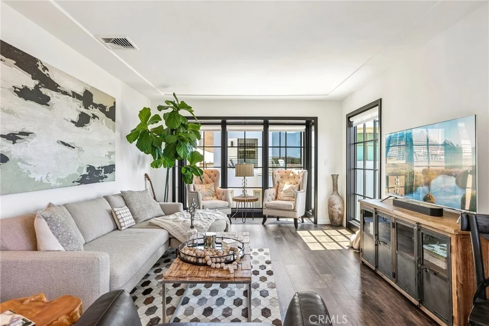 Unit for sale at 229 Marine Place, Manhattan Beach, CA 90266