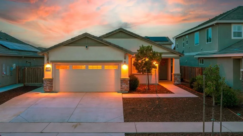 Unit for sale at 9584 Del Seis Drive, Sacramento, CA 95829