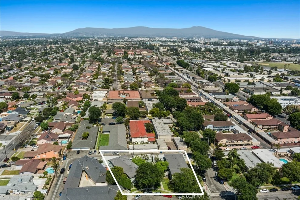 Unit for sale at 920 926 S Roberts, Anaheim, CA 92802