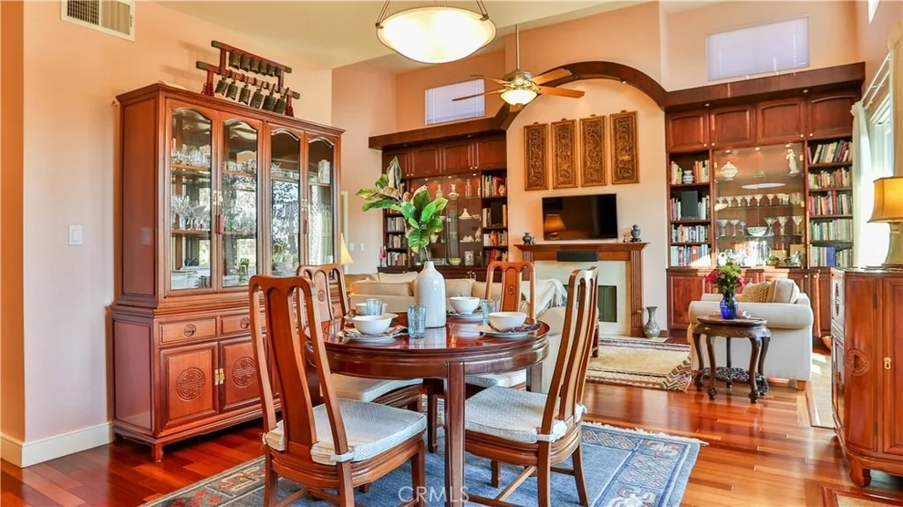 Unit for sale at 11322 Camarillo Street, Toluca Lake, CA 91602