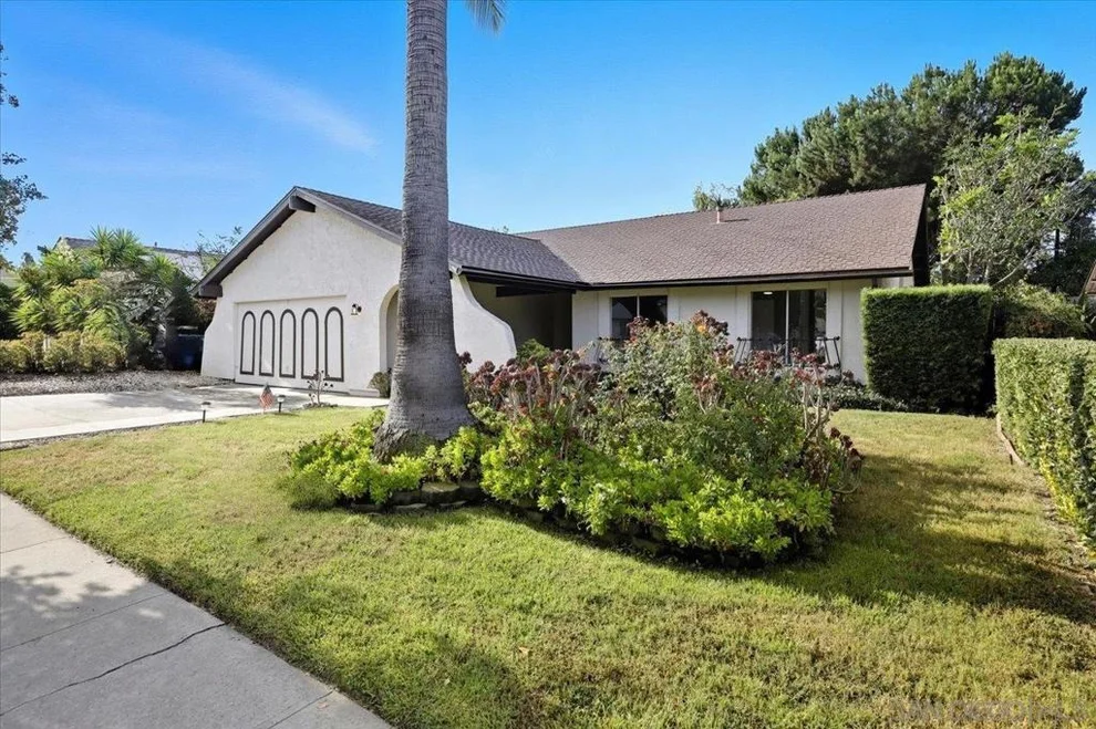 Unit for sale at 1708 Woodbridge Rd, Escondido, CA 92026