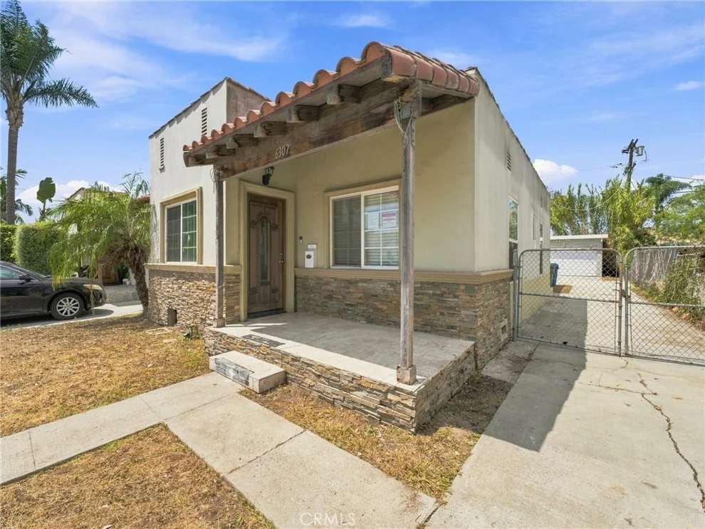 Unit for sale at 6307 S Harcourt Avenue, Los Angeles, CA 90043