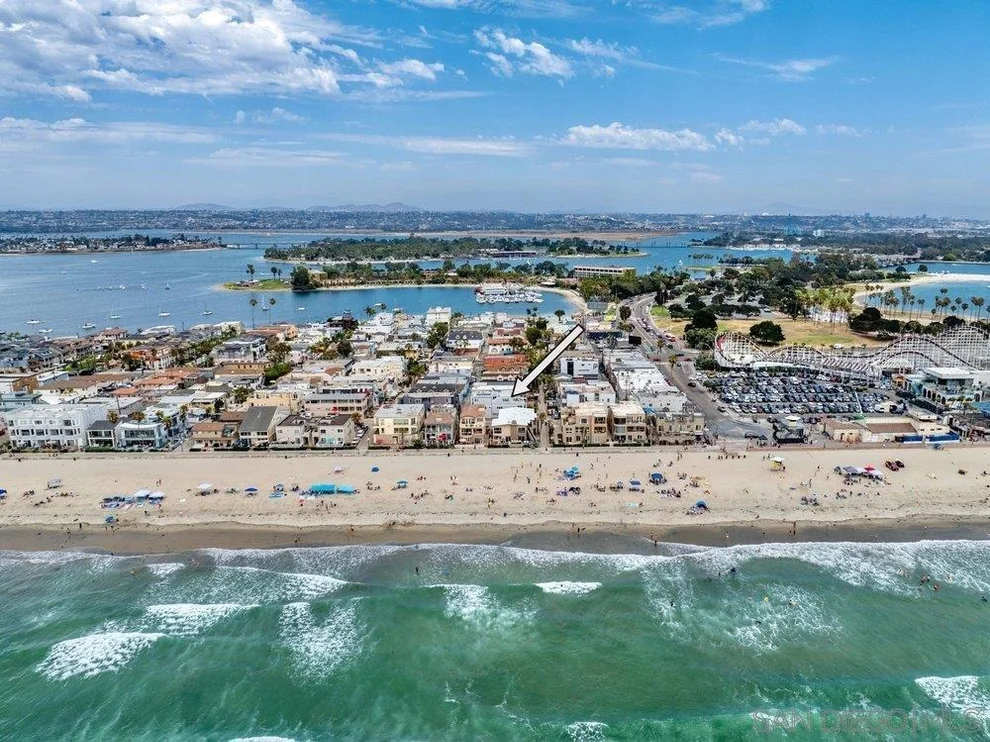 Unit for sale at 711 Island Ct, San Diego, CA 92109