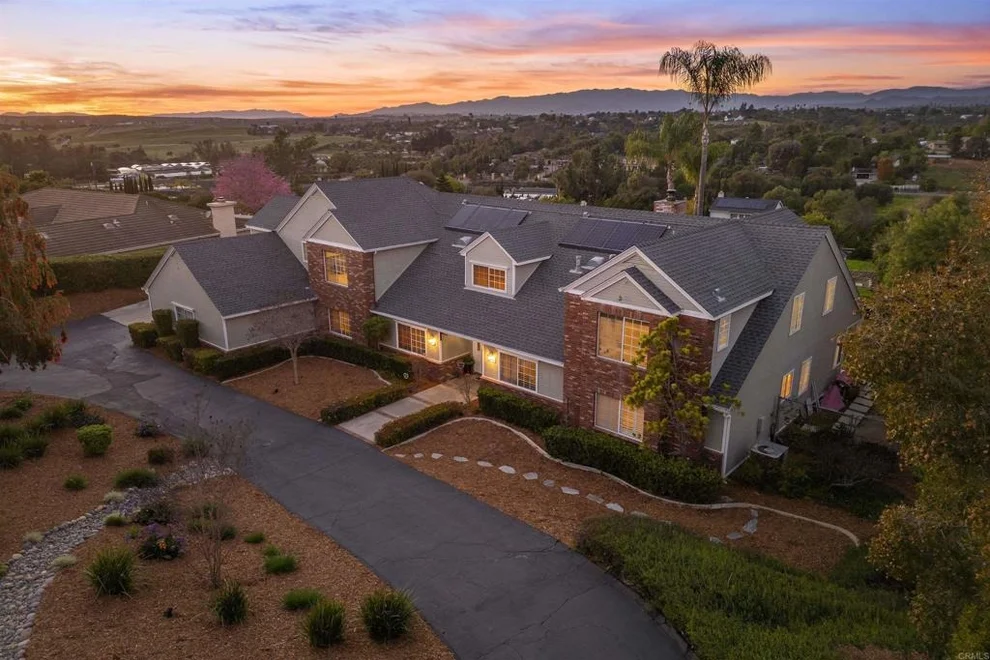 Unit for sale at 2404 Via Del Aquacate, Fallbrook, CA 92028
