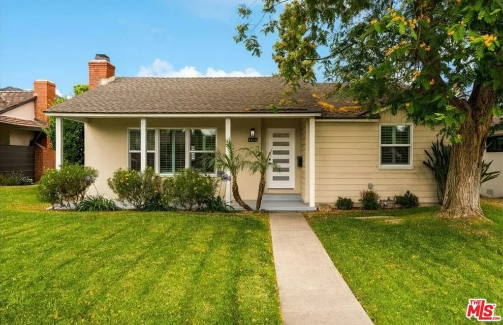 Unit for sale at 2616 N Buena Vista Street, Burbank, CA 91504
