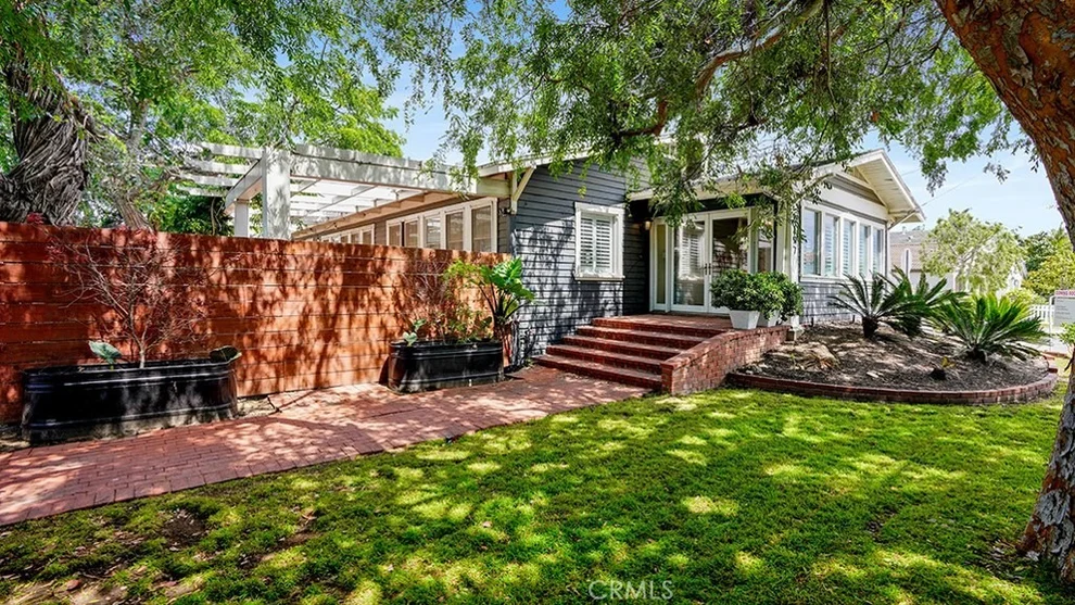 Unit for sale at 2197 Santa Ana Avenue, Costa Mesa, CA 92627