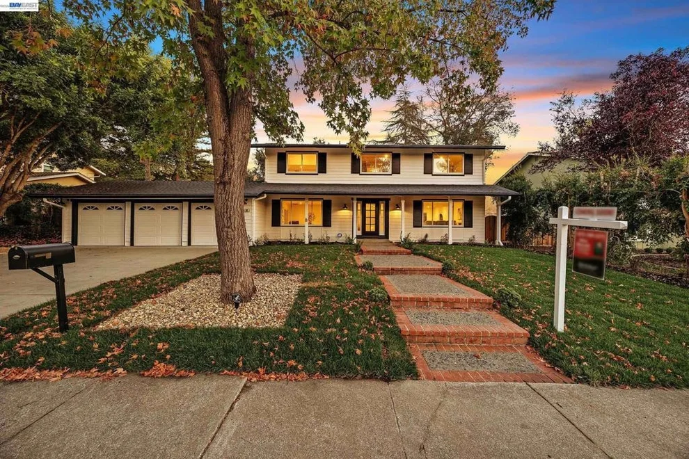 Unit for sale at 50 E Leeds Ct, Danville, CA 94526