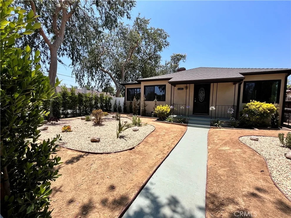Unit for sale at 6305 Carpenter, North Hollywood, CA 91606
