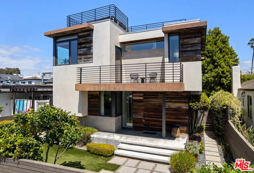 Unit for sale at 3108 Yale Avenue, Marina Del Rey, CA 90292