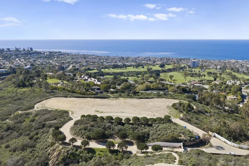 Unit for sale at 7151 Romero Loop, La Jolla, CA 92037