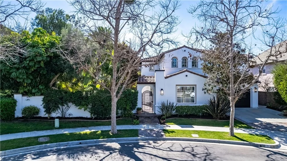 Unit for sale at 6 Vinewood, Ladera Ranch, CA 92694