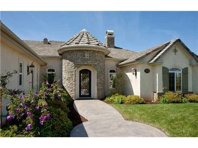 Unit for sale at 30219 Au Bon Climat Ct, Bonsall, CA 92003