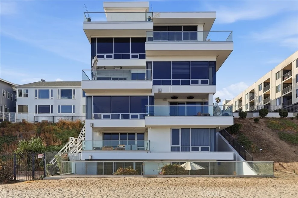 Unit for sale at 23 4th Place, Long Beach, CA 90802