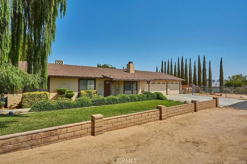 Unit for sale at 18126 Fairburn, Hesperia, CA 92345