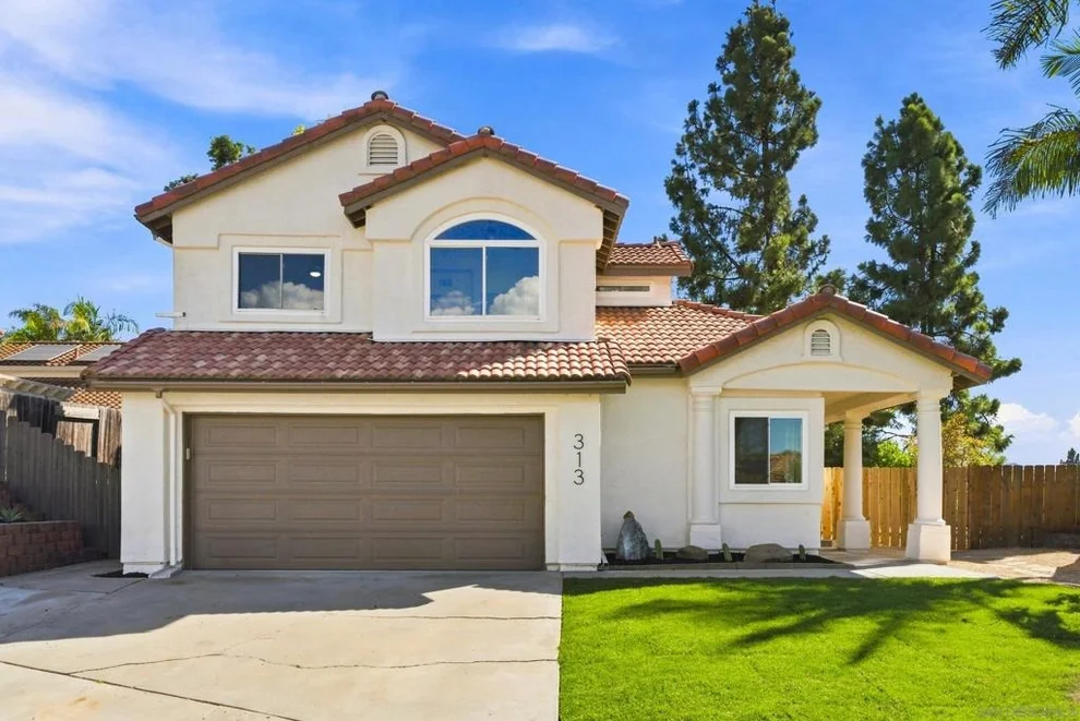Unit for sale at 313 Paseo Marguerita, Vista, CA 92084