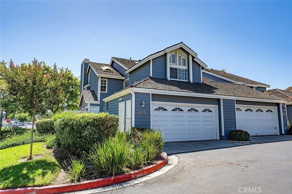 Unit for sale at 421 Burlington Court, Long Beach, CA 90803