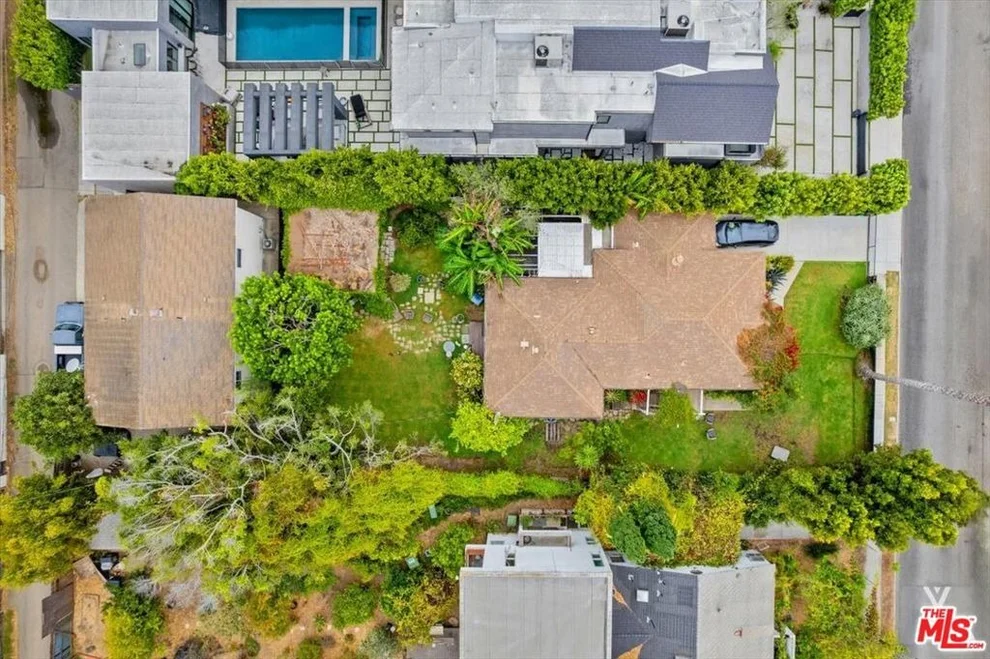 Unit for sale at 1365 Palms Boulevard, Los Angeles, CA 90291