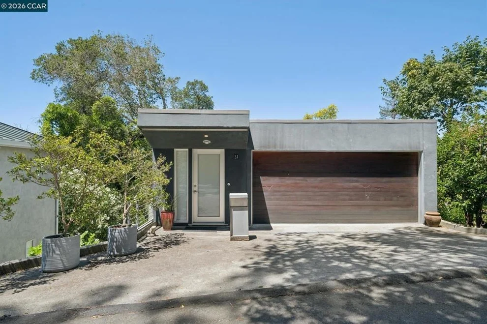 Unit for sale at 34 Underhill Rd, Orinda, CA 94563