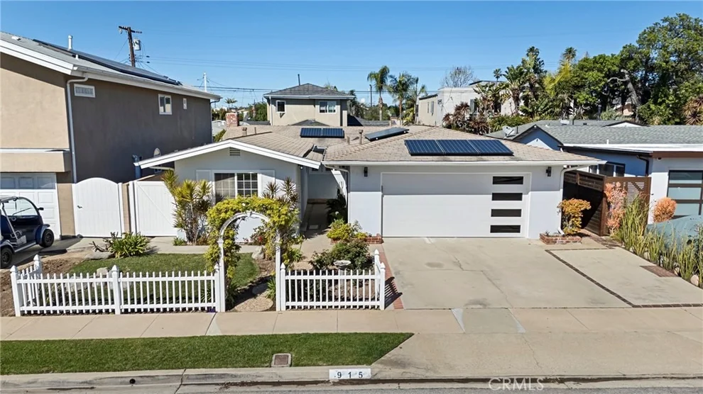 Unit for sale at 915 Coastline, Seal Beach, CA 90740