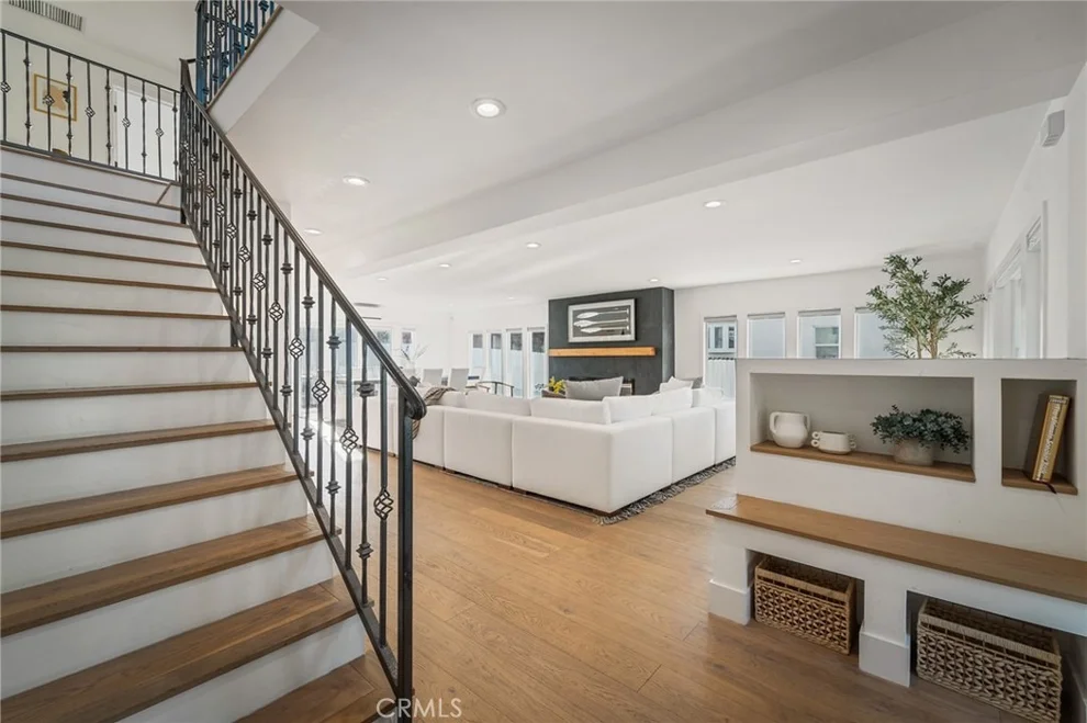 Unit for sale at 5115 West Boulevard, Los Angeles, CA 90043