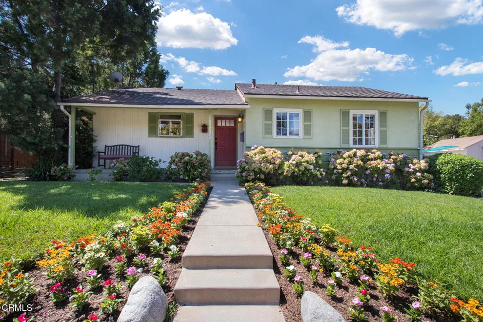 Unit for sale at 10373 Newhome Avenue, Sunland, CA 91040