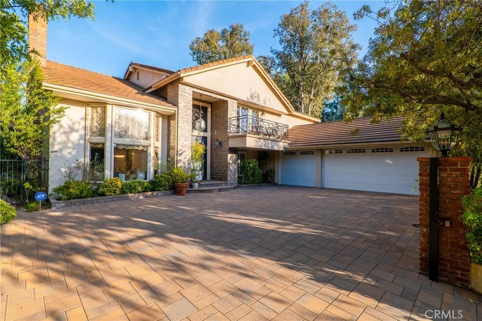 Unit for sale at 4200 Gayle Drive, Tarzana, CA 91356