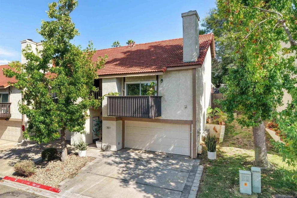 Unit for sale at 321 Windy Ln, Vista, CA 92083