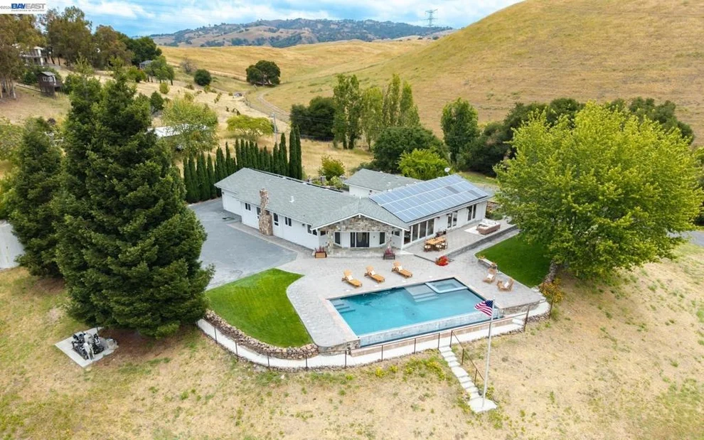 Unit for sale at 5550 Sweigert Rd, San Jose, CA 95132