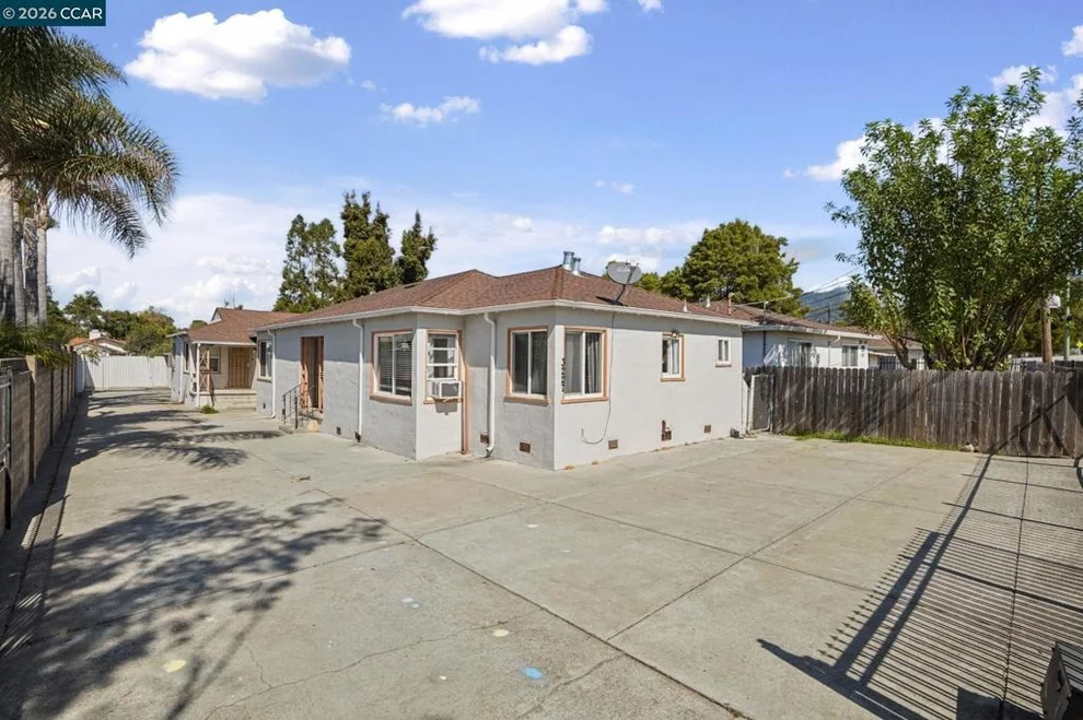 Unit for sale at 3231 35Th Ave, Oakland, CA 94619