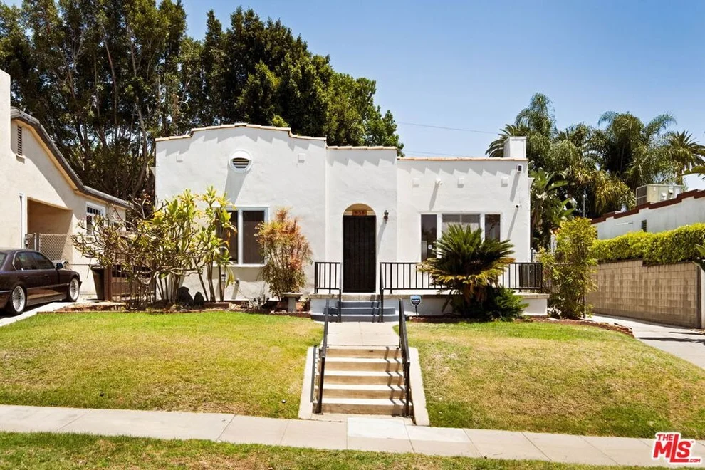Unit for sale at 938 S Plymouth Boulevard, Los Angeles, CA 90019