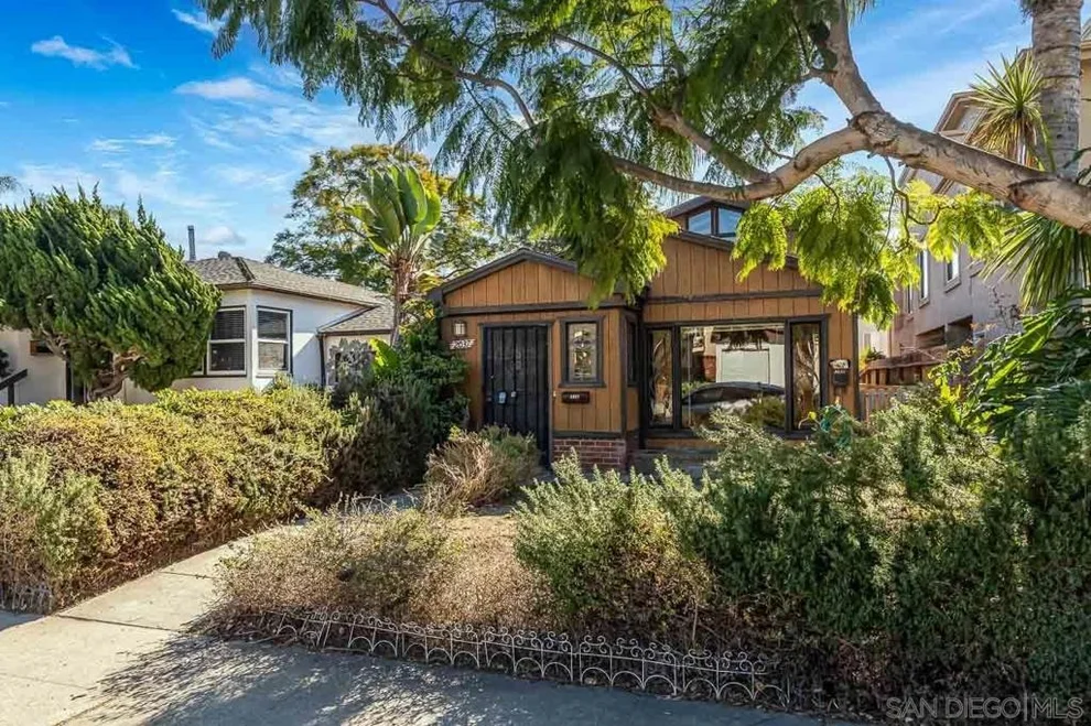 Unit for sale at 2037 39 Felspar Street, San Diego, CA 92109