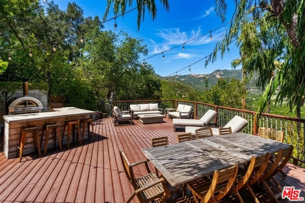 Unit for sale at 26232 Idlewild Way, Malibu, CA 90265