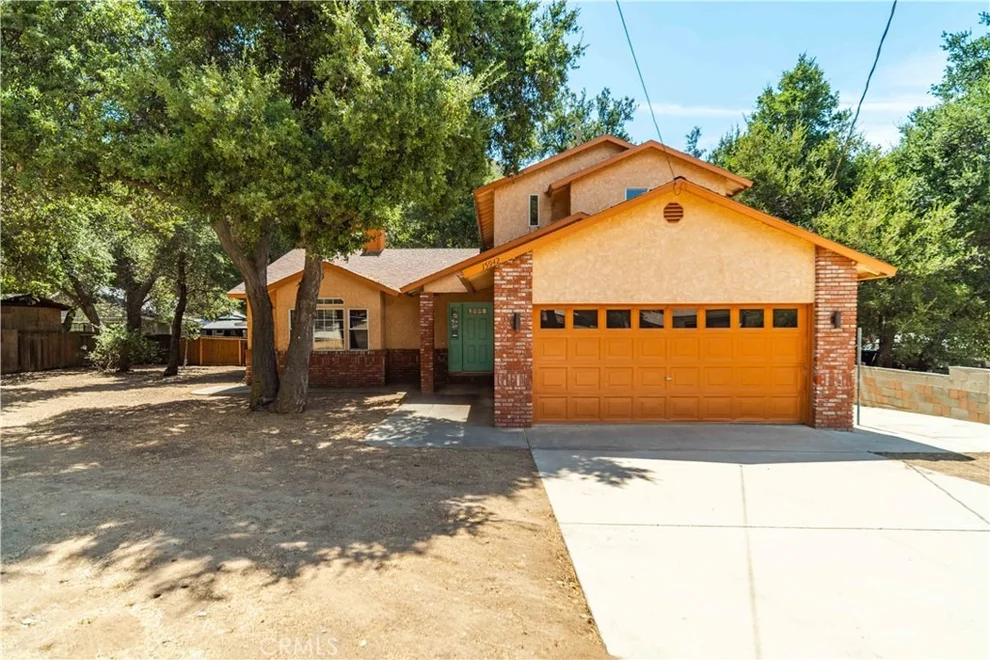 Unit for sale at 15942 Calle Hermosa, Green Valley, CA 91390