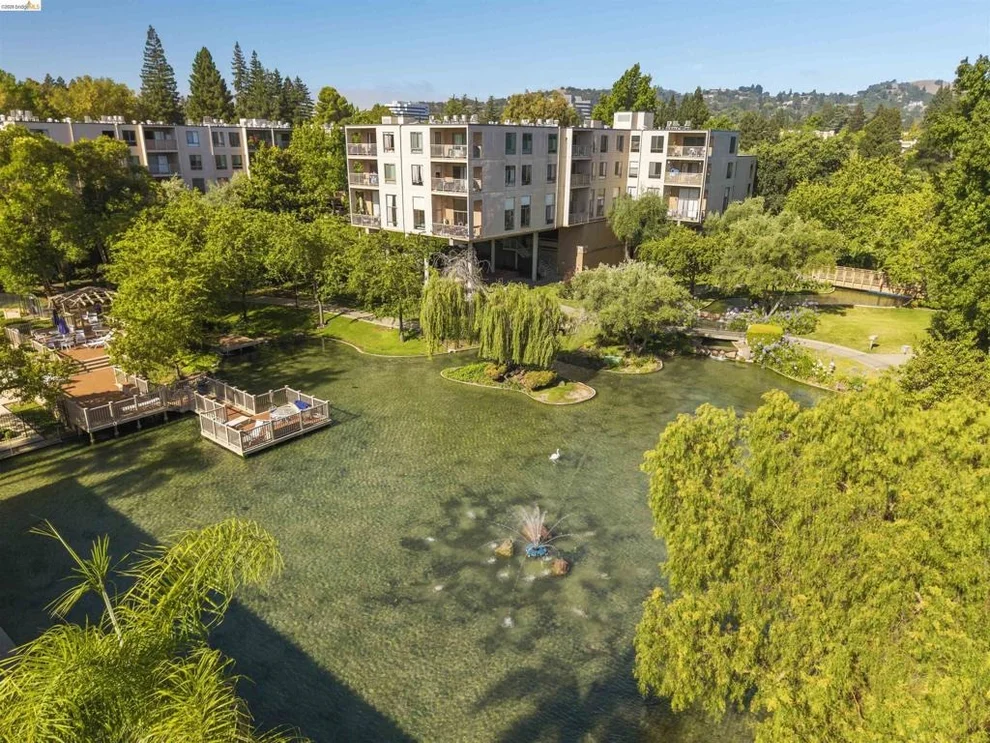 Unit for sale at 420 N Civic Dr, Walnut Creek, CA 94596