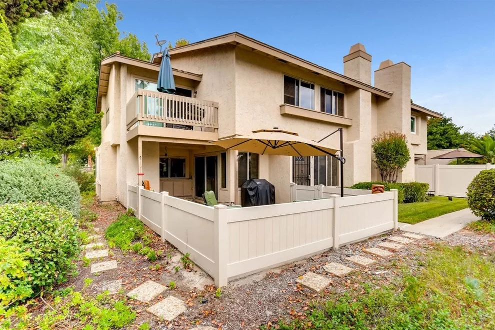 Unit for sale at 116 Countrywood Ln, Encinitas, CA 92024