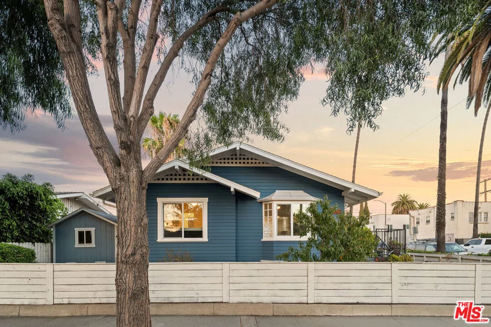 Unit for sale at 2002 Lime Avenue, Long Beach, CA 90806